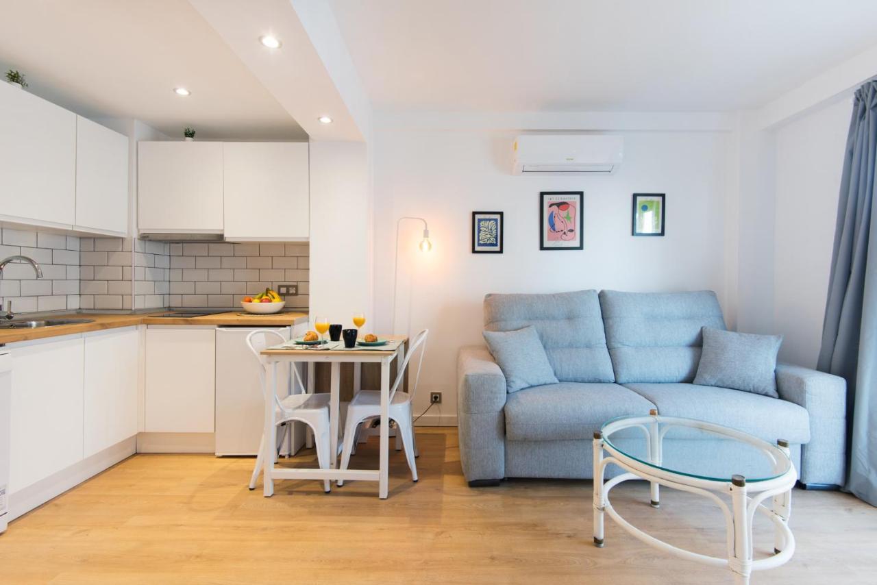 Aloha Puerto Private Apartment 1St Line Carihuela Beach Torremolinos Eksteriør bilde