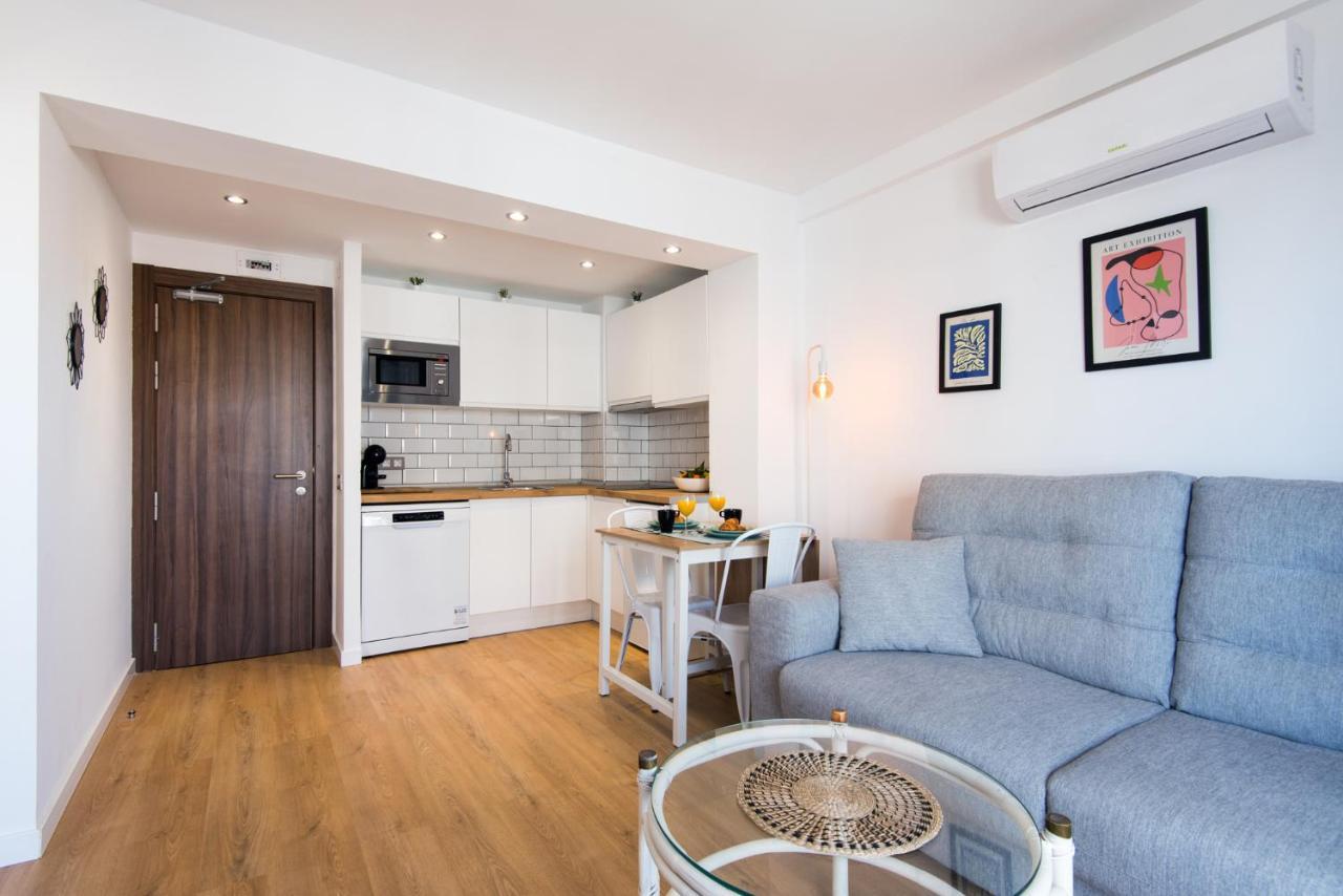 Aloha Puerto Private Apartment 1St Line Carihuela Beach Torremolinos Eksteriør bilde