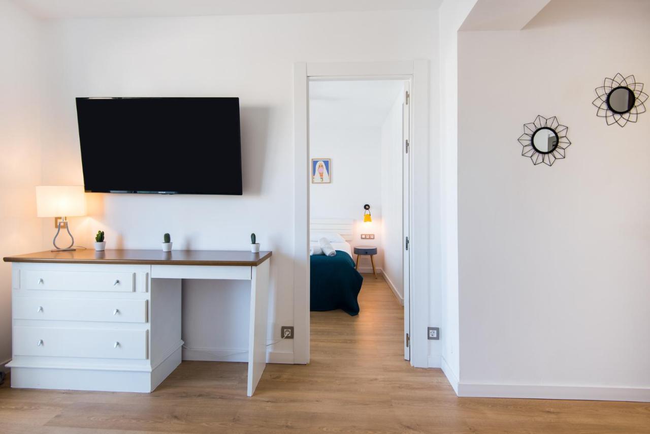 Aloha Puerto Private Apartment 1St Line Carihuela Beach Torremolinos Eksteriør bilde